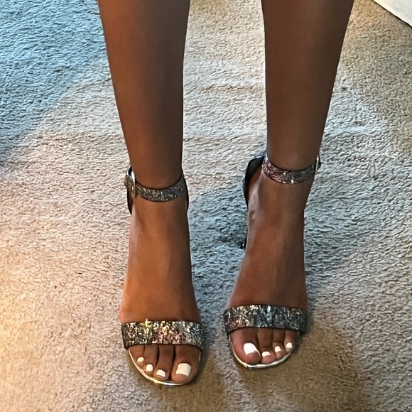 (2 for $20) Sparkly heels - Picture 8 of 11